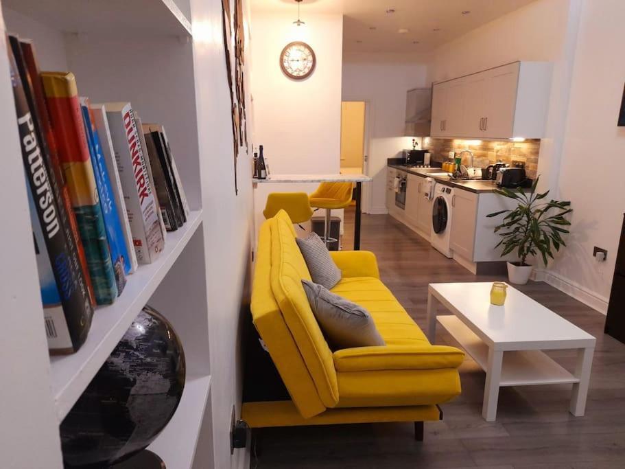 エディンバラModern Flat Near City Centre.アパートメント エクステリア 写真